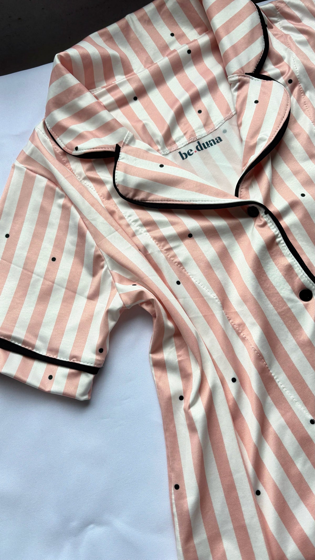 Pijama bela curto